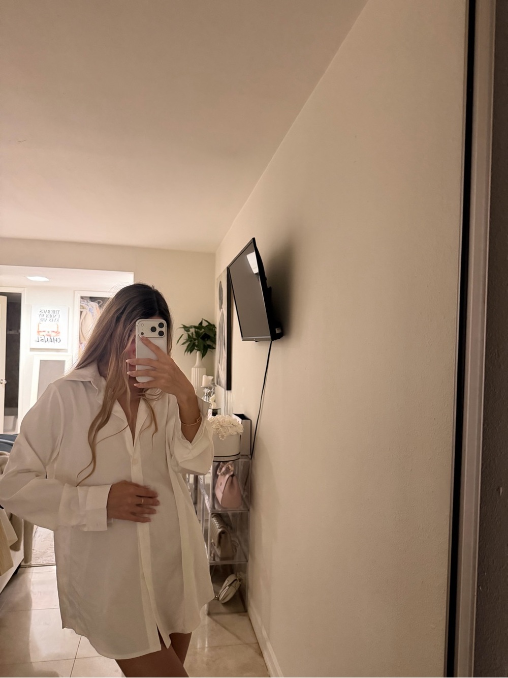 White Collared Button-Up Blouse - Picture 2 of 2